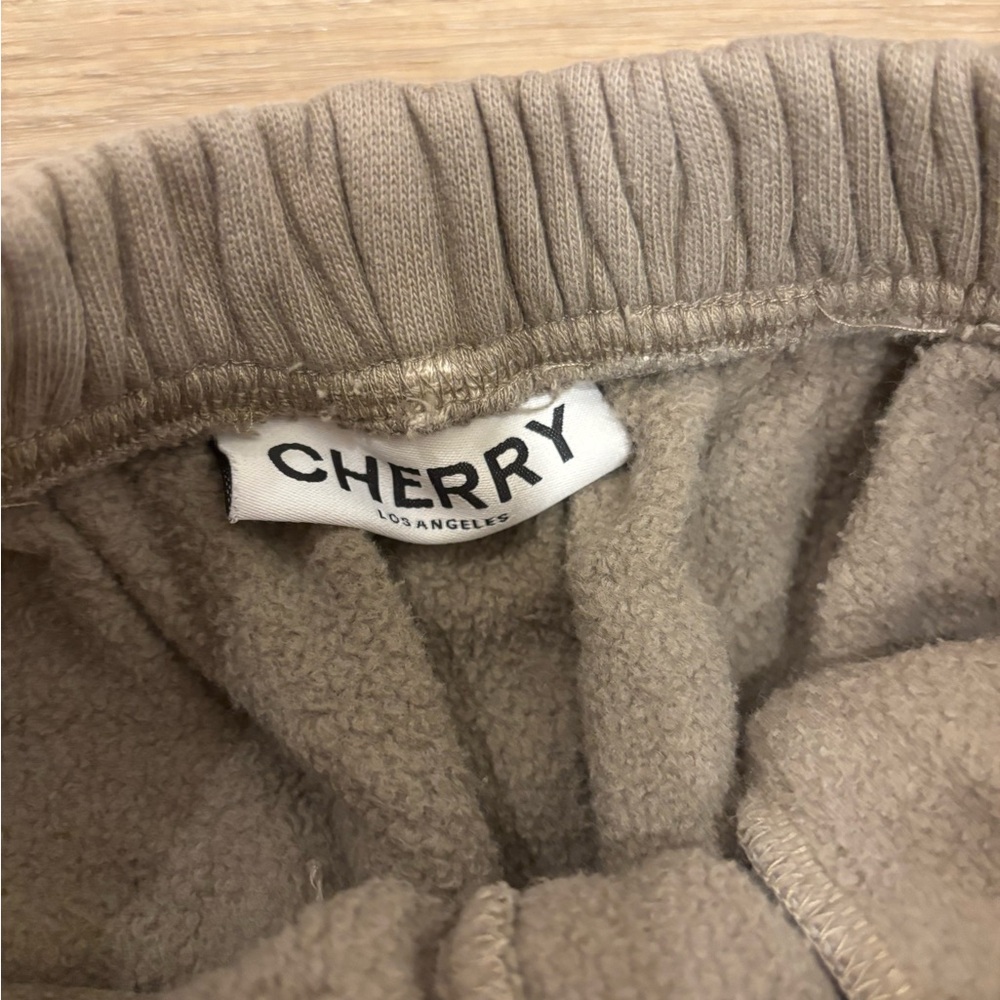 Cherry LA Parachute Wide-leg‎ Cotton Sweatpants Tan - Picture 6 of 7